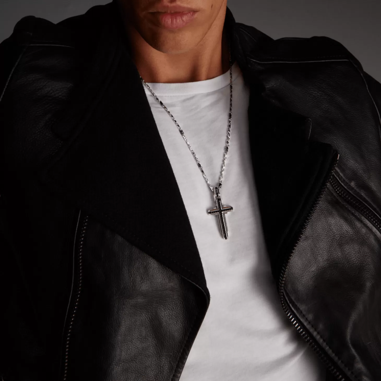 Zancan Gioielli Collana Zancan In Argento Con Pendente A Croce E Pietre Nere.> Collane